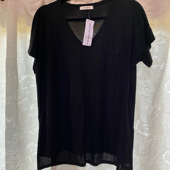 Tres Bien Tops - Size L black dressy T